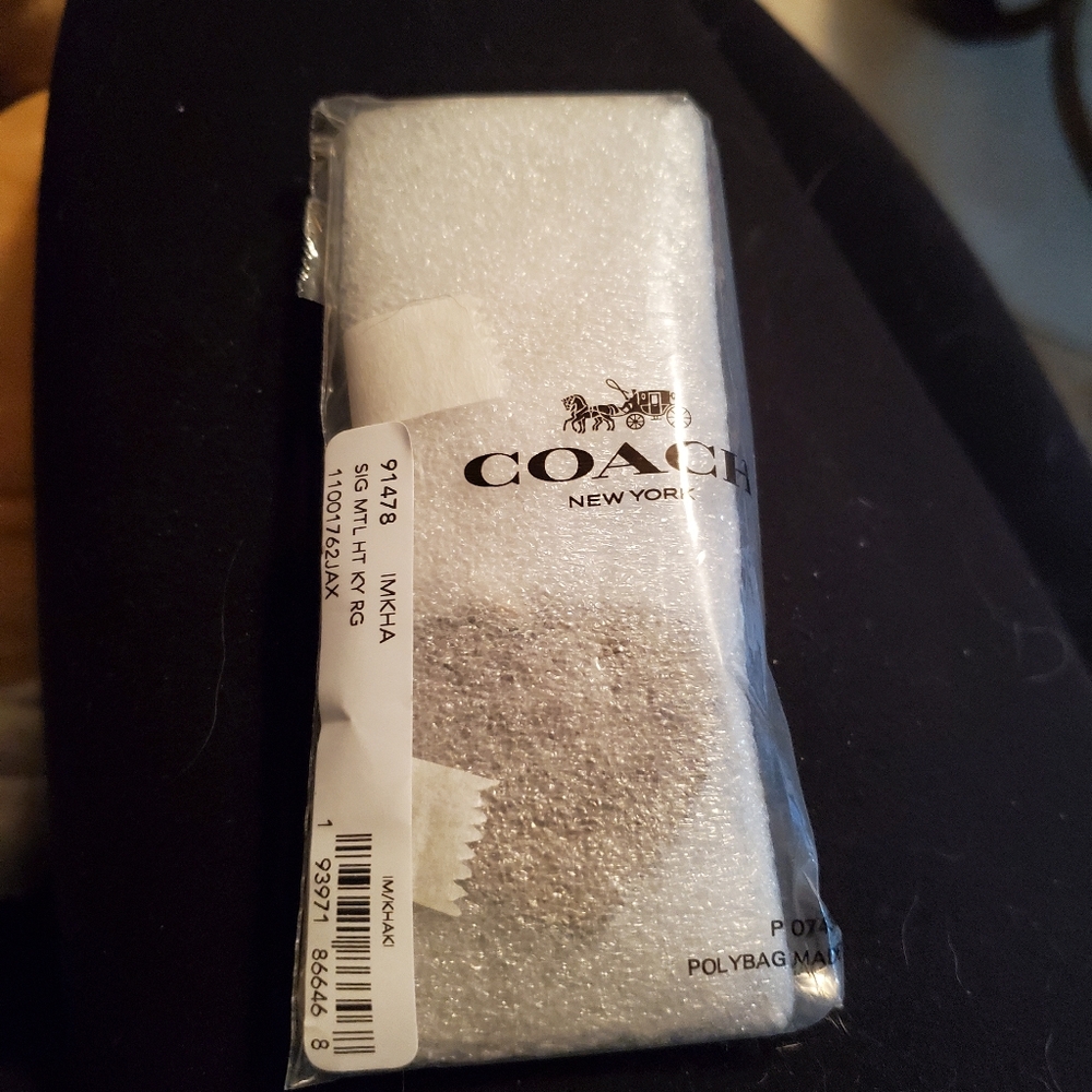HP Coach Metal & Signature Canvas Hearts Key Ring NWT - Picture 3 of 4